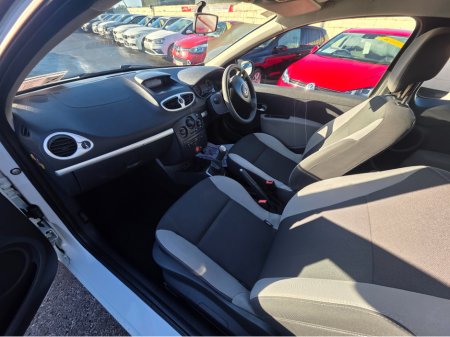 2012 Renault Clio - thumbnail 9