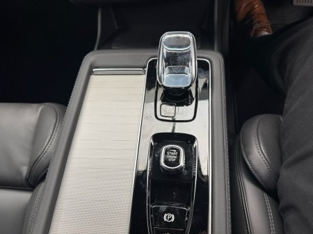 2026 Volvo XC90 - thumbnail 8