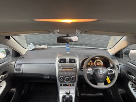 2013 Toyota Corolla - thumbnail 11