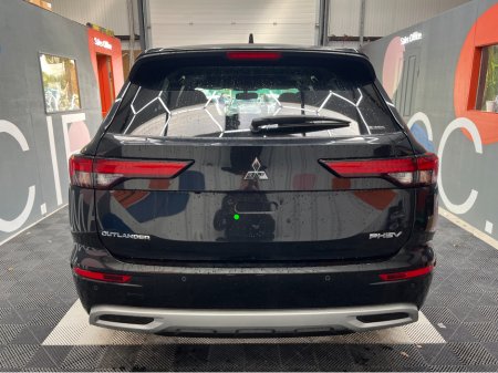 2024 Mitsubishi Outlander - photo 3