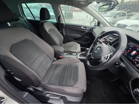 2019 Volkswagen Golf 1.4 TSI  VIRTUAL CLOCKS  REVERSE CAMERA - NAVIGATION - CARPLAY - ANDROID AUTO-   - DISCOVER PRO €18,950