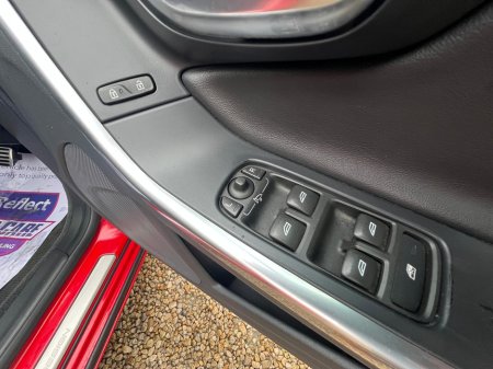 2015 Volvo V60 - thumbnail 17