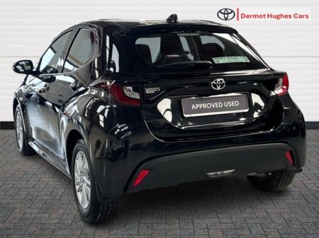 2022 Toyota Yaris - thumbnail 2