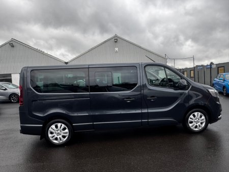 2025 Renault Trafic Passenger - photo 6