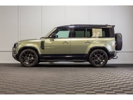 2022 Land Rover Defender - view 3