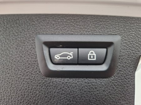 2013 BMW 3 Series - thumbnail 24