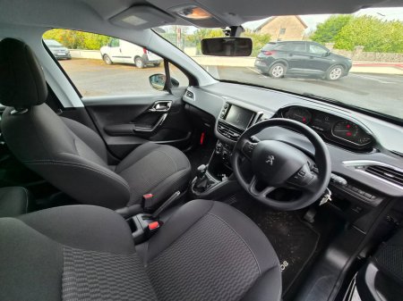 2017 Peugeot 208 - thumbnail 7