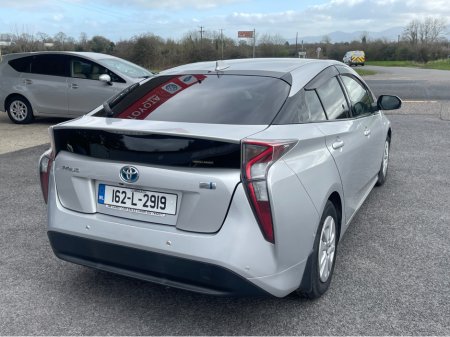 2016 Toyota Prius - thumbnail 7