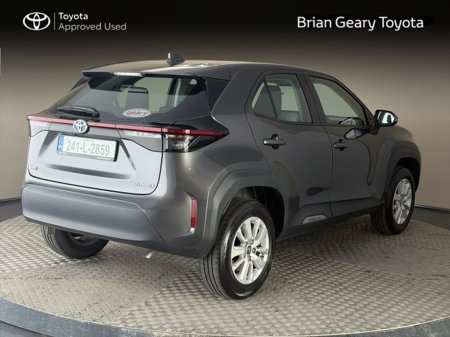 2024 Toyota Yaris Cross - photo 2