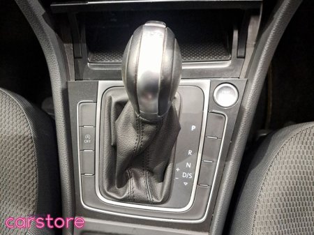 2017 Volkswagen Golf  €17,880 thumbnail