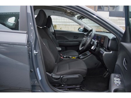 2023 Hyundai Kona 1.6 HYBRID Signature Auto €29,995 thumbnail