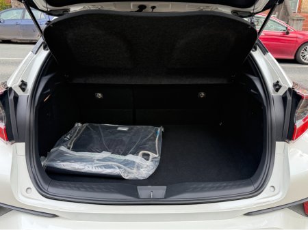 2017 Toyota C-HR - thumbnail 9