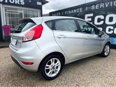 2015 Ford Fiesta - thumbnail 6