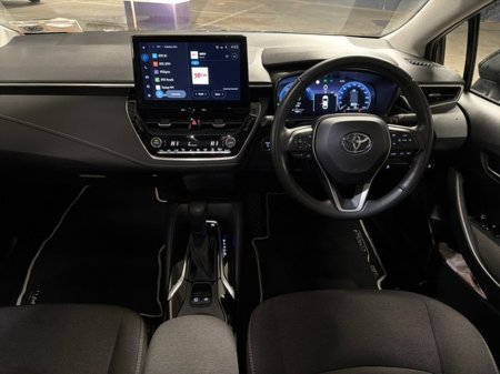 2024 Toyota Corolla HYBRID LUNA AUTO SALOON // TOYOTA SAFETY SENSE // REAR CAMERA // BLUETOOTH // AIR CON // TOYOTA WARRANTY €29,945 thumbnail