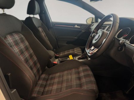 2017 Volkswagen Golf - thumbnail 11