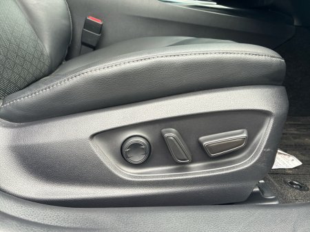 2019 Toyota Camry - thumbnail 13