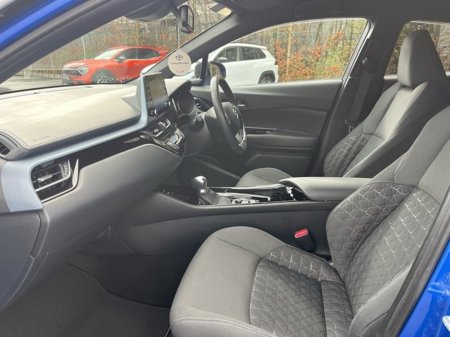 2022 Toyota C-HR 1.8 HYBRID SPORT BI- 4DR AUTO €26,950 thumbnail