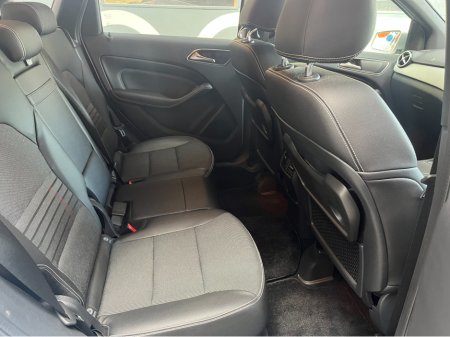 2019 Mercedes-Benz B Class MERCEDES B CLASS AUTOMATIC B180 / 34k KMs / REVERSE CAMERA , HEATED SEATS & MORE €21,950 thumbnail