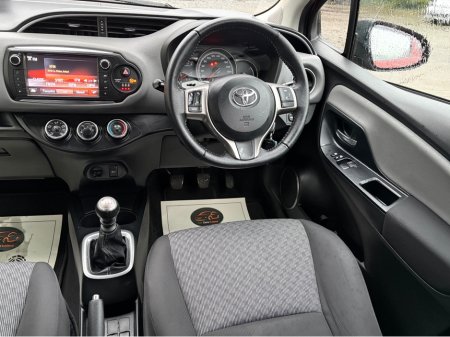 2015 Toyota Yaris SOL 1.33 PETROL 6 SPEED MANUAL 4DR HATCHBACK *ONE OWNER IRISH CAR* *TOP SPEC* *FULL TOYOTA SERVICE HISTORY* *NEW NCT 01/2027* *€200 ROAD TAX* *FINANCE ARRANGED TODAY* €10,450 thumbnail