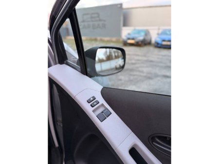 2007 Toyota Yaris - thumbnail 15