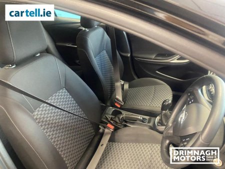 2021 Opel Astra - view 3