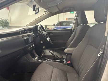 2016 Toyota Corolla - thumbnail 6