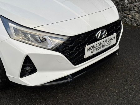 2022 Hyundai i20 PREMIUM MHEV T-GDI €18,956 thumbnail