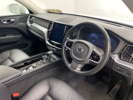 2020 Volvo XC60 - thumbnail 6