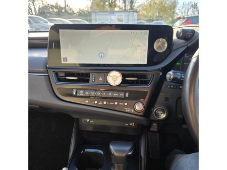 2023 Lexus ES 300 H ES300h Dynamic €43,950 thumbnail