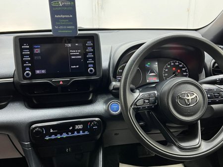 2021 Toyota Yaris - thumbnail 16