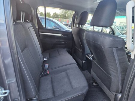 2017 Toyota Hilux 2.4 D4D Invincible 4WD D/C 4DR €27,990