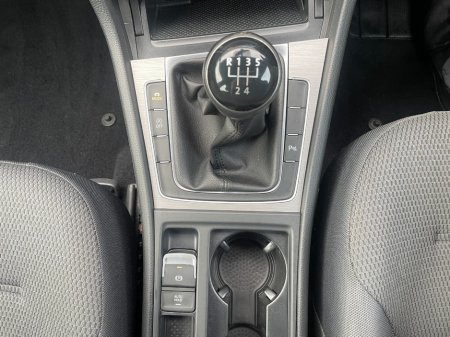 2016 Volkswagen Golf - thumbnail 17