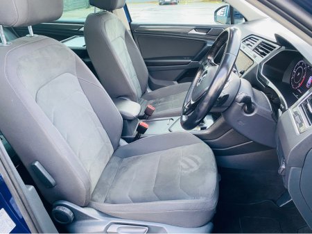 2018 Volkswagen Tiguan R-LINE  2.0 TDI 150HP D7F 5DR €25,995 thumbnail