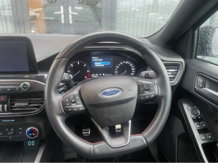 2021 Ford Focus ST-LINE EDITION 5DR 1.5 TD 120 M6 €21,950 thumbnail
