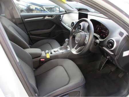 2018 Audi A3 - thumbnail 9