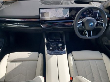 2026 BMW 5 Series - photo 4