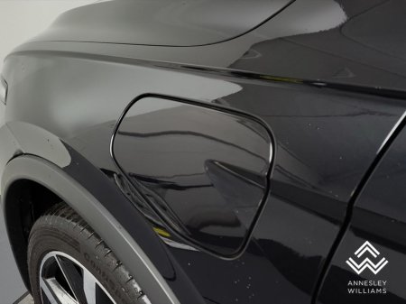 2023 Volkswagen Tiguan Tiguan R-Line Tsi Phev €38,950 thumbnail