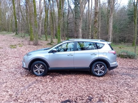 2017 Toyota Rav4 - thumbnail 4