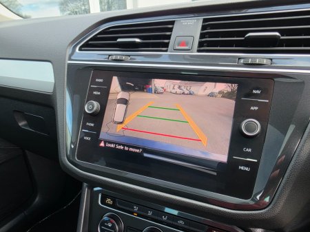 2019 Volkswagen Tiguan - thumbnail 16