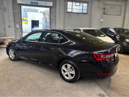 2017 Skoda Superb - thumbnail 6