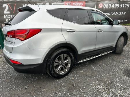 2016 Hyundai Santa Fe 2WD COMFORT 4DR 7 SEATS €13,999