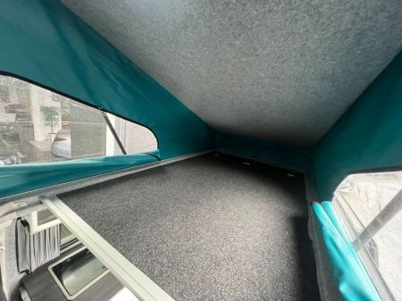 2018 Volkswagen Transporter - thumbnail 30