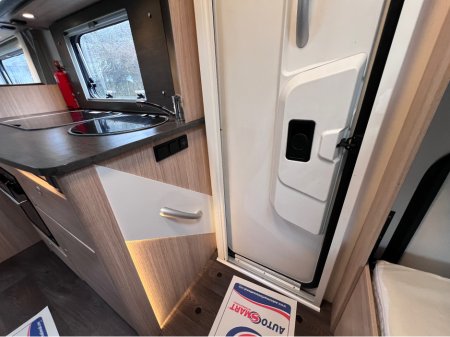 2020 Sunlight T 67 A72 RIGHT HAND DRIVE 3DR €69,800 thumbnail