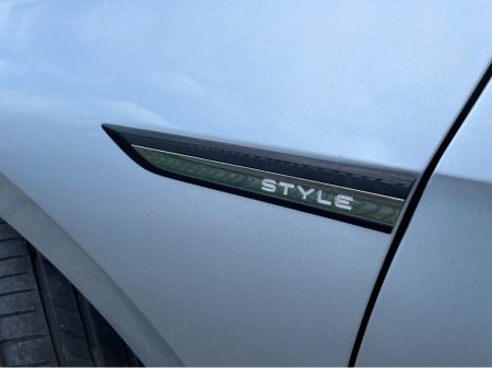 2021 Volkswagen Golf 211 STYLE 2.0 TDI  5DR LEATHER HIGH SPEC! €24,995 thumbnail