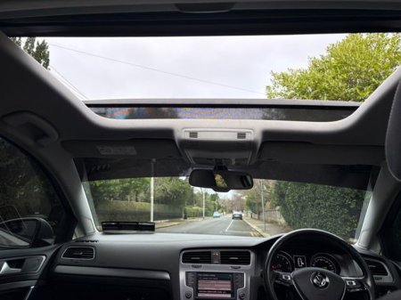 2016 Volkswagen Golf 1.2 TSI - IRISH CAR - SUNROOF €14,900 thumbnail