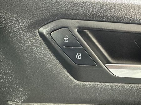 2025 Volkswagen T-Roc - thumbnail 26