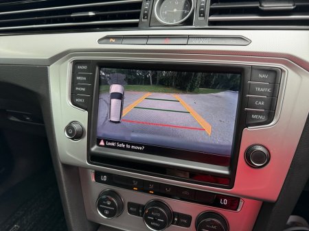 2016 Volkswagen Passat - thumbnail 18