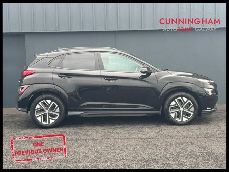 2022 Hyundai Kona Executive EV 39kWh Auto €18,990 thumbnail
