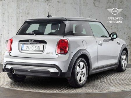 2024 MINI Hatch 3-Door Cooper Classic €29,900 thumbnail