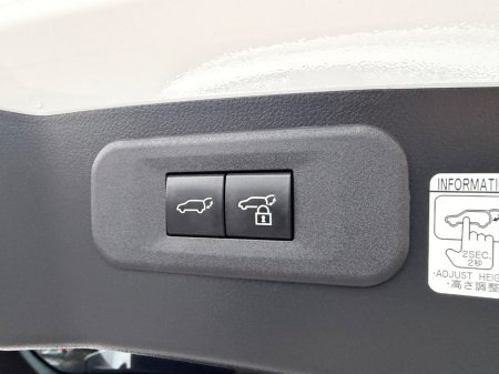 2023 Lexus NX 450 h+ - thumbnail 39